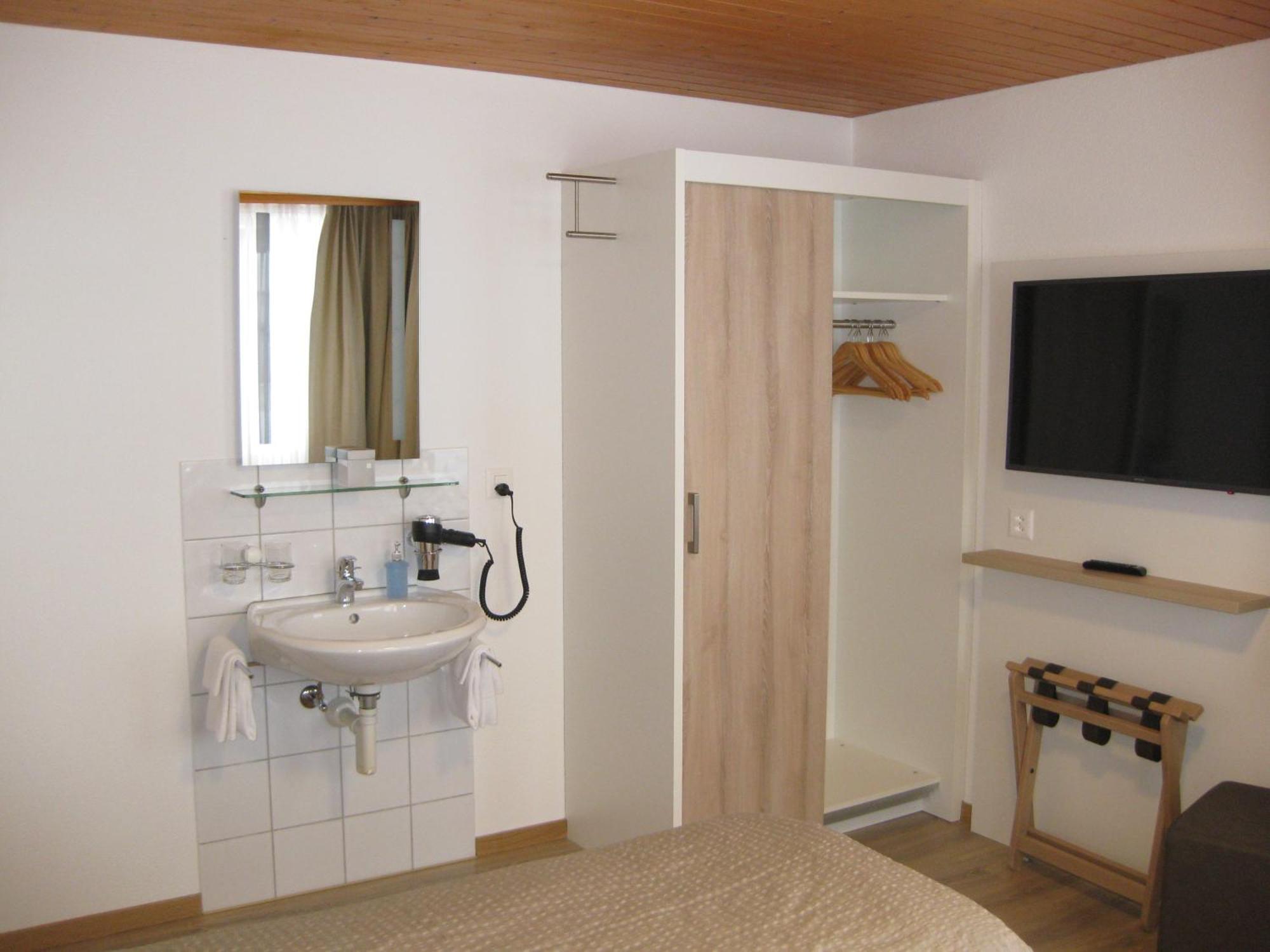 Hotel Hubertus Obergesteln エクステリア 写真
