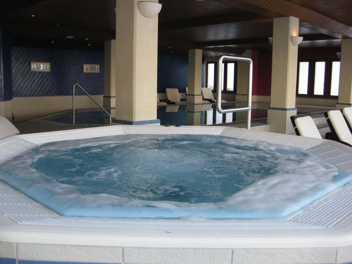 Hotel Hubertus Obergesteln エクステリア 写真
